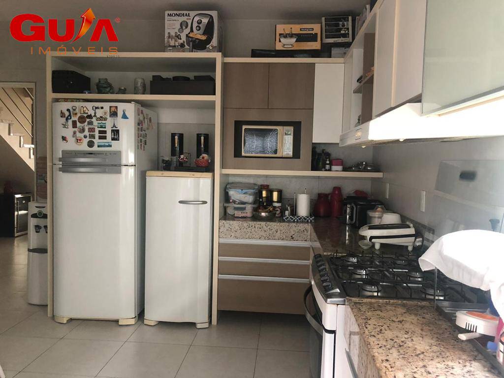 Casa de Condomínio à venda com 3 quartos, 277m² - Foto 4