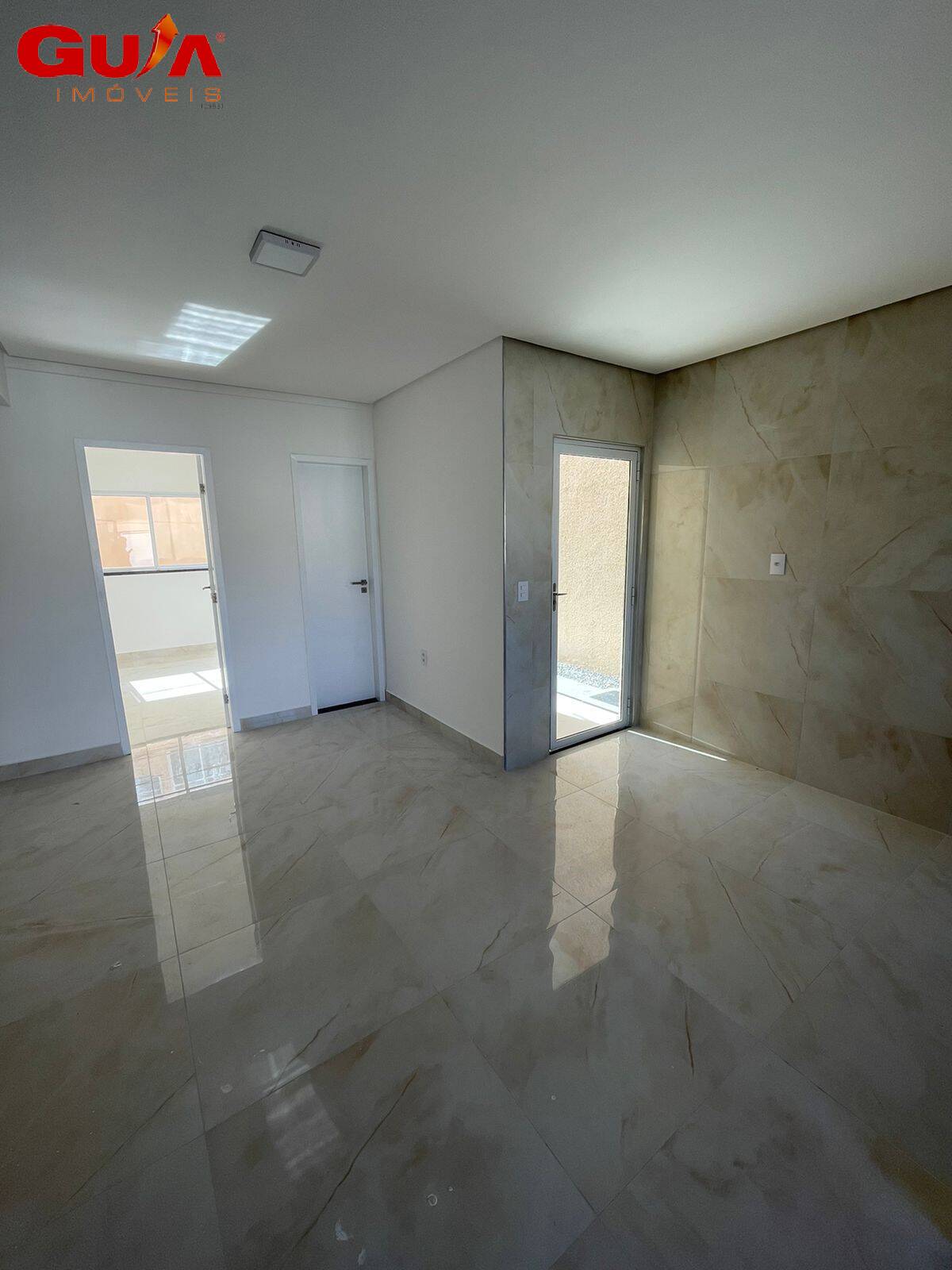 Casa à venda com 3 quartos, 92m² - Foto 4