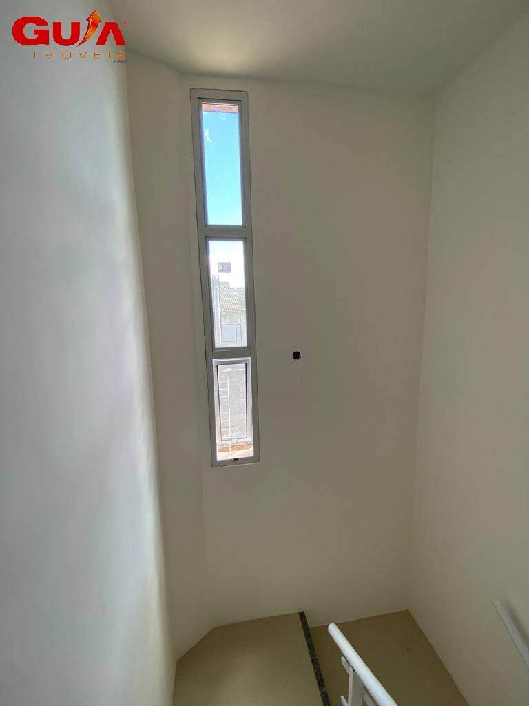 Casa à venda com 3 quartos, 100m² - Foto 7