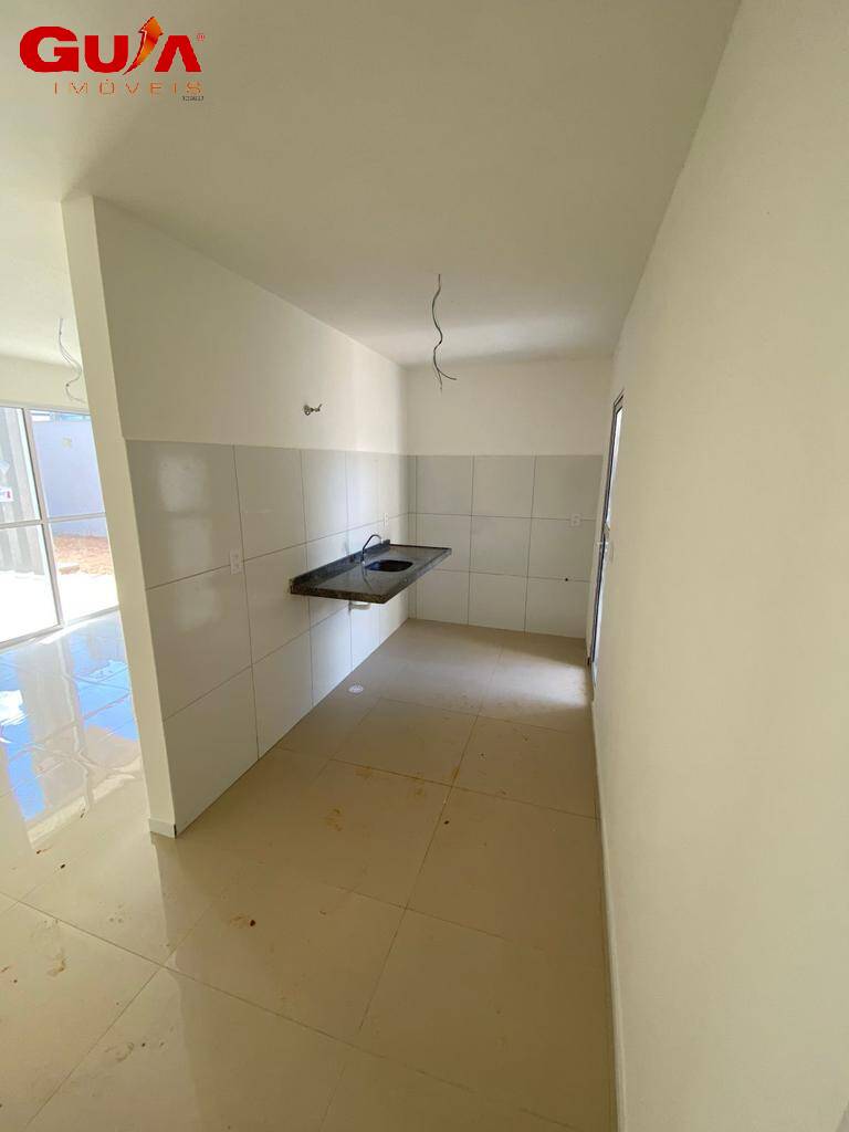 Casa à venda com 3 quartos, 100m² - Foto 3