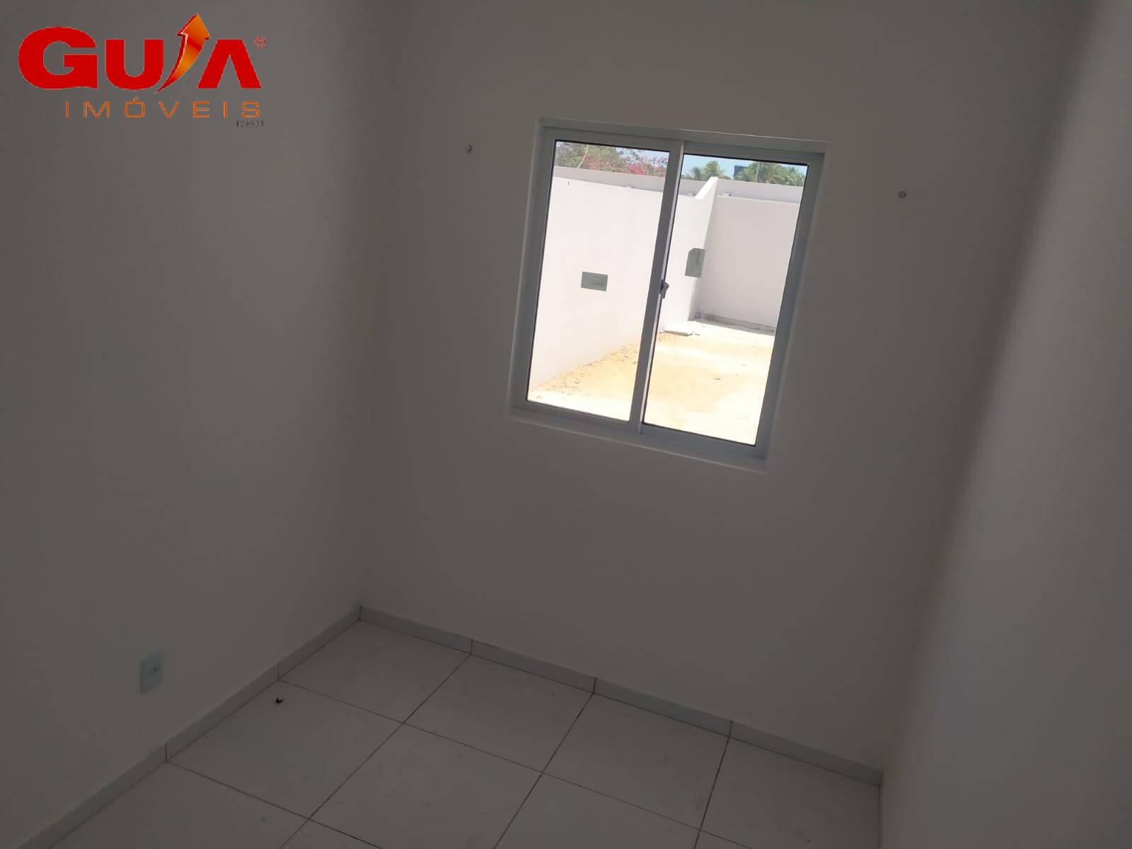 Casa à venda com 3 quartos, 75m² - Foto 4