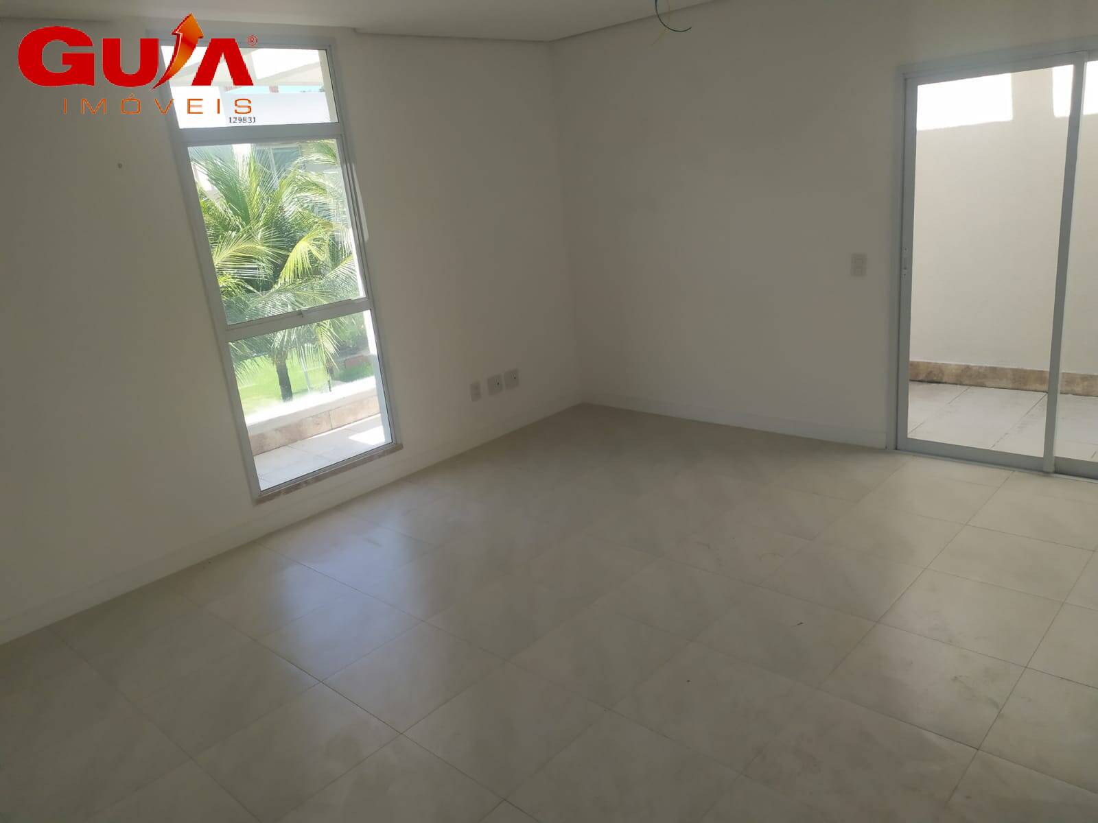 Casa de Condomínio à venda com 3 quartos, 237m² - Foto 2