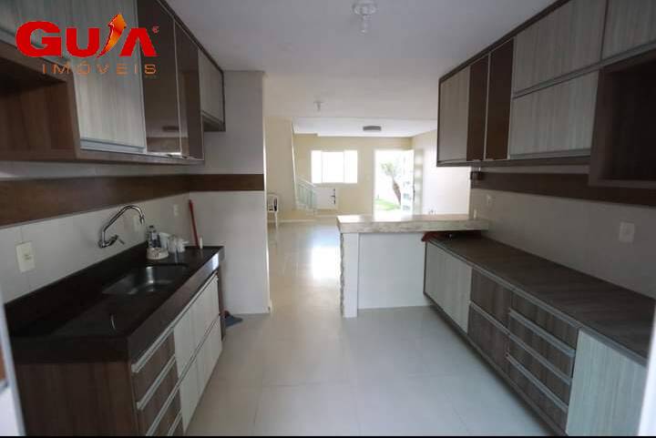 Casa à venda com 3 quartos, 120m² - Foto 2