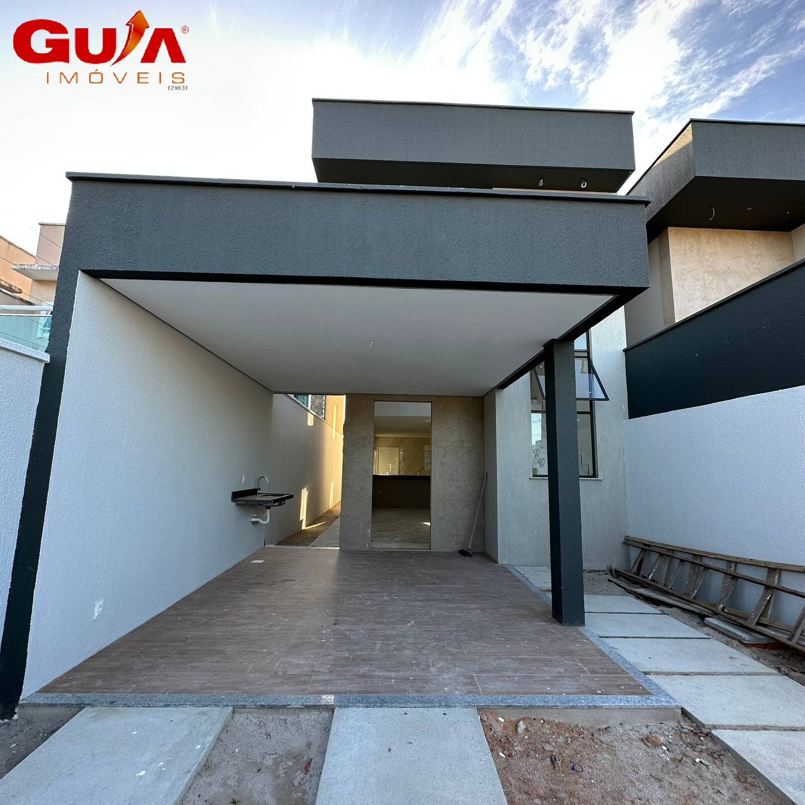 Casa à venda com 4 quartos, 150m² - Foto 2