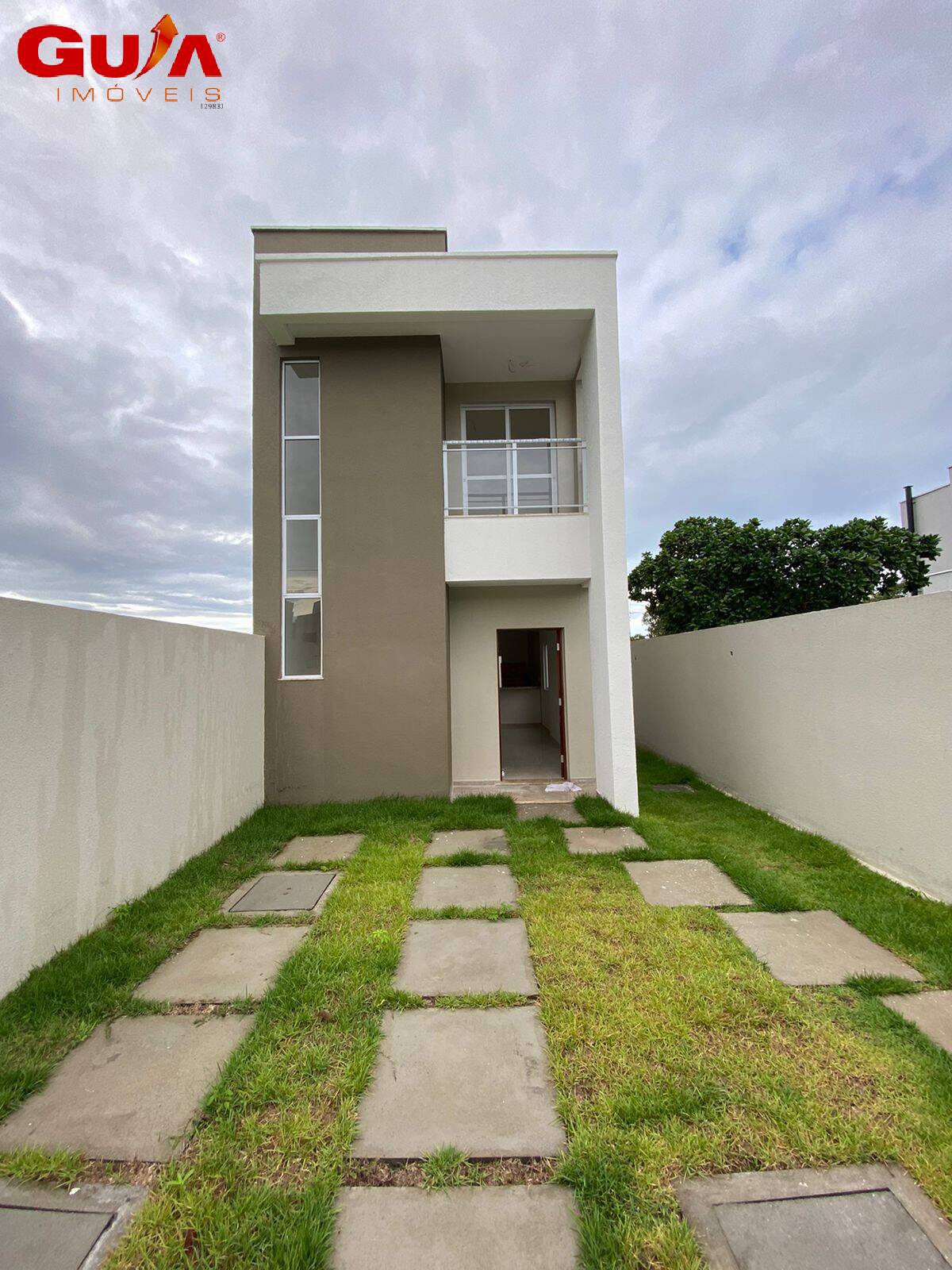 Casa à venda com 3 quartos, 113m² - Foto 1