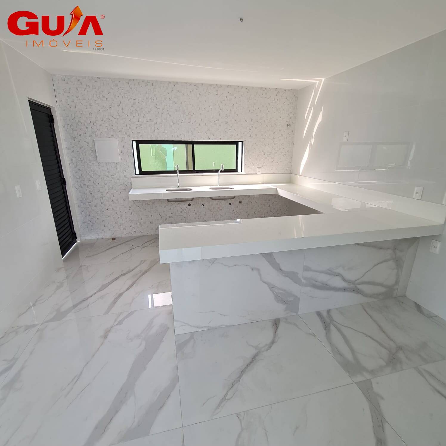 Casa de Condomínio à venda com 5 quartos, 403m² - Foto 4