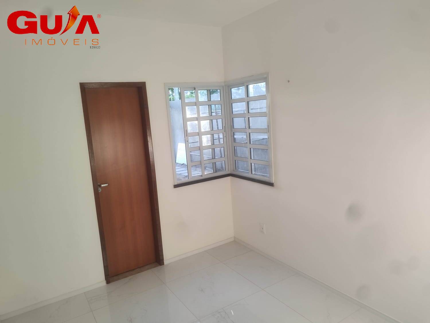 Casa à venda com 3 quartos, 93m² - Foto 4