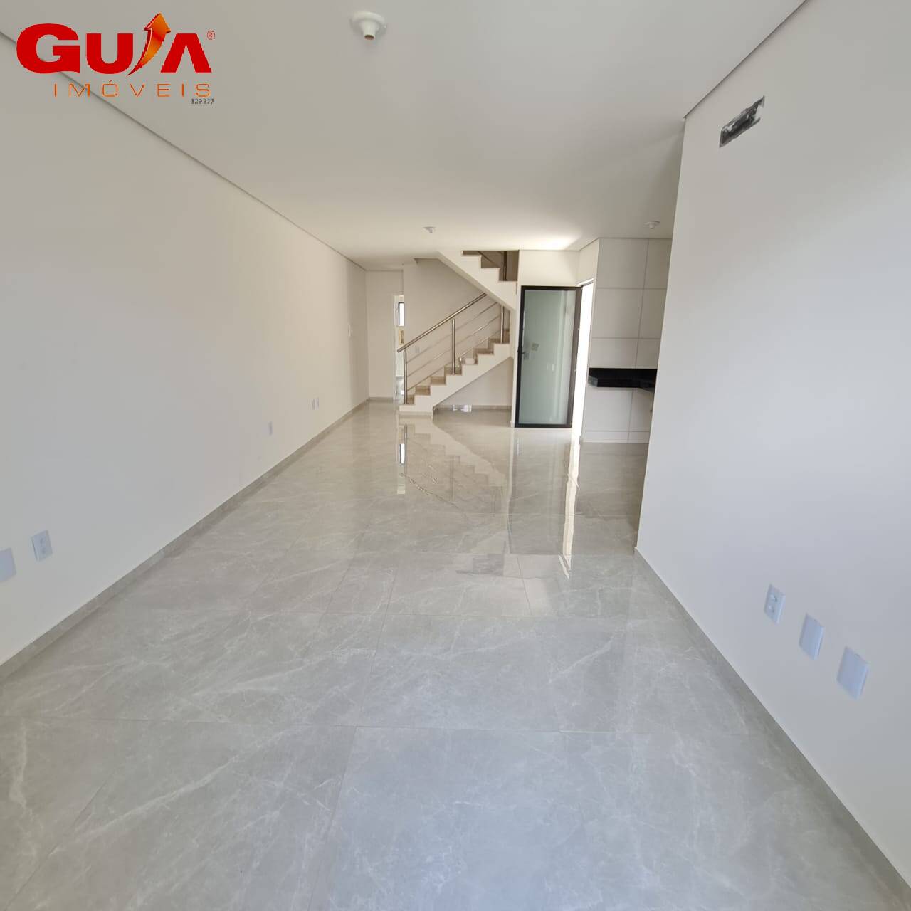 Casa à venda com 4 quartos, 150m² - Foto 3