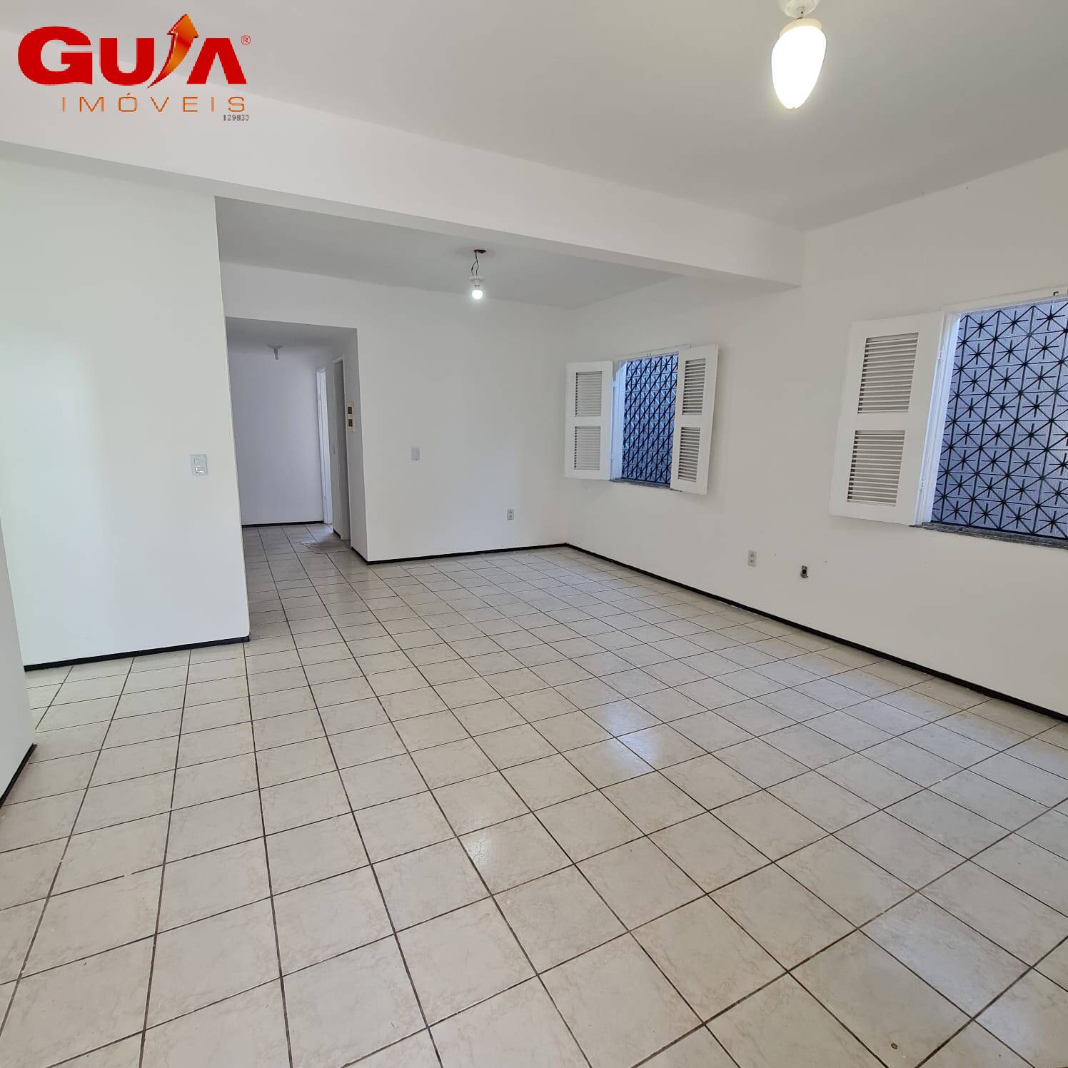 Casa à venda com 4 quartos, 142m² - Foto 3