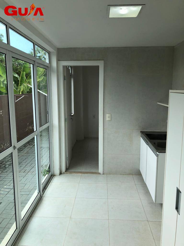 Casa de Condomínio para alugar com 4 quartos, 400m² - Foto 23