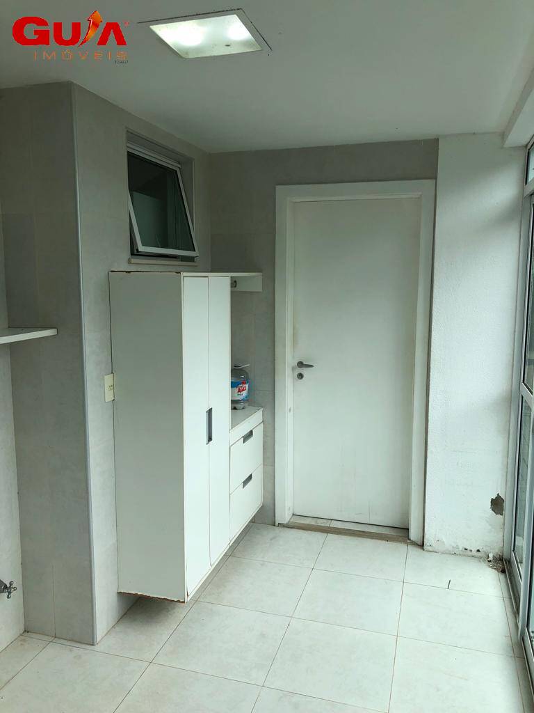 Casa de Condomínio para alugar com 4 quartos, 400m² - Foto 27