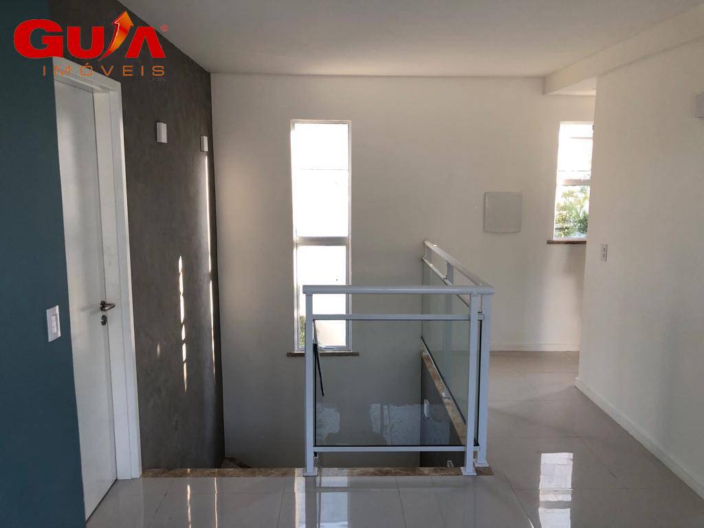 Casa de Condomínio para alugar com 5 quartos, 330m² - Foto 18