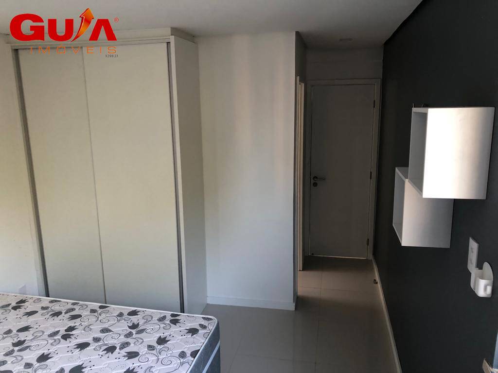 Casa de Condomínio para alugar com 5 quartos, 330m² - Foto 10