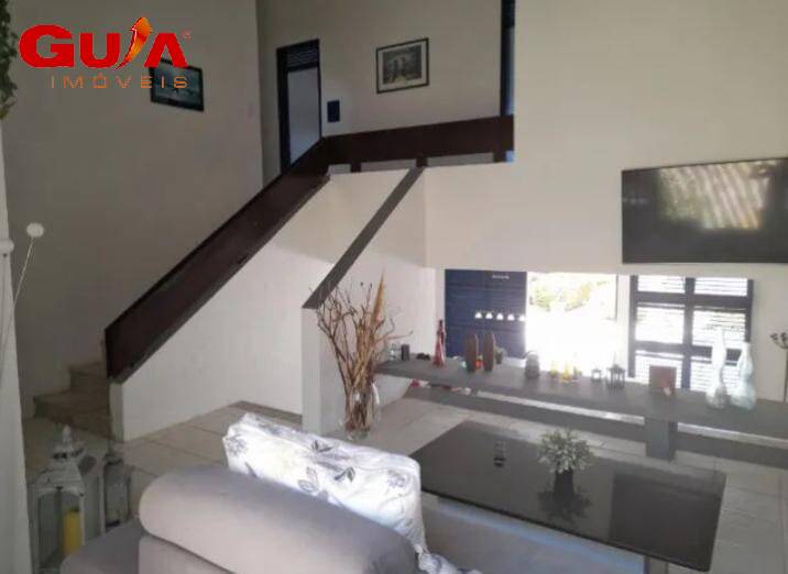 Casa à venda com 5 quartos, 320m² - Foto 8