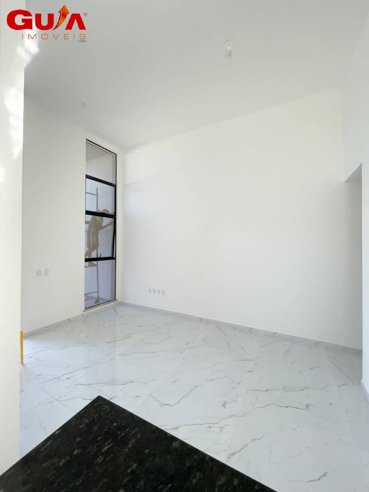 Casa à venda com 3 quartos, 109m² - Foto 2