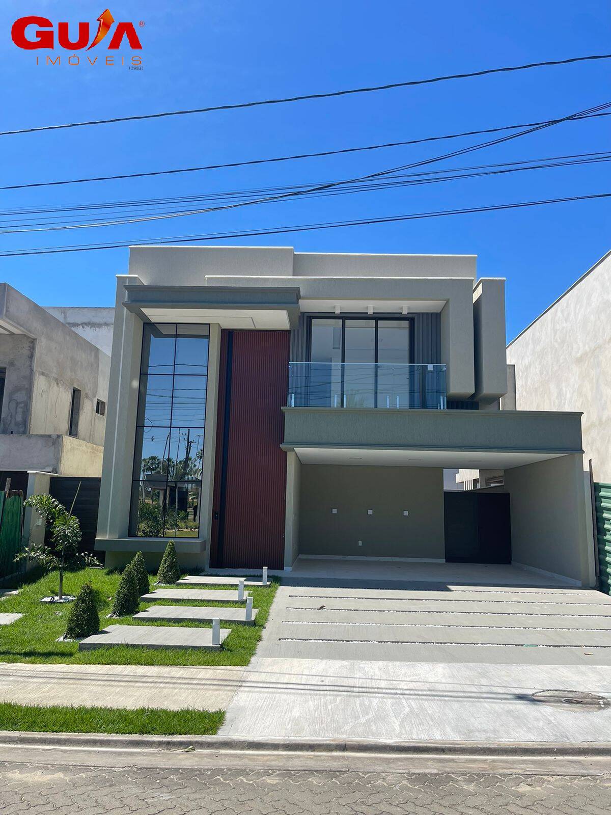 Casa à venda com 4 quartos, 253m² - Foto 1