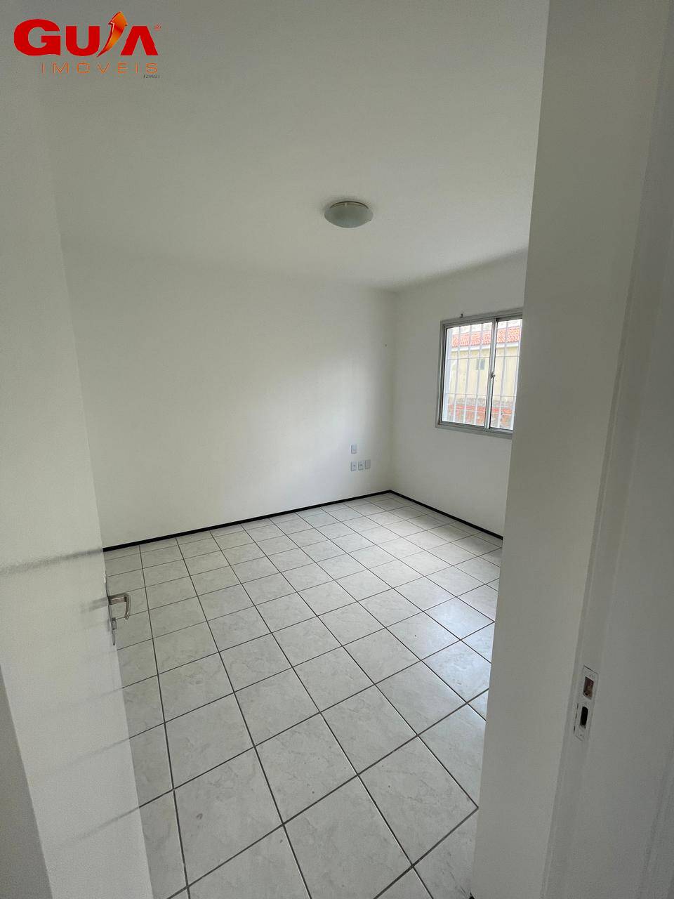 Casa à venda com 2 quartos, 100m² - Foto 13