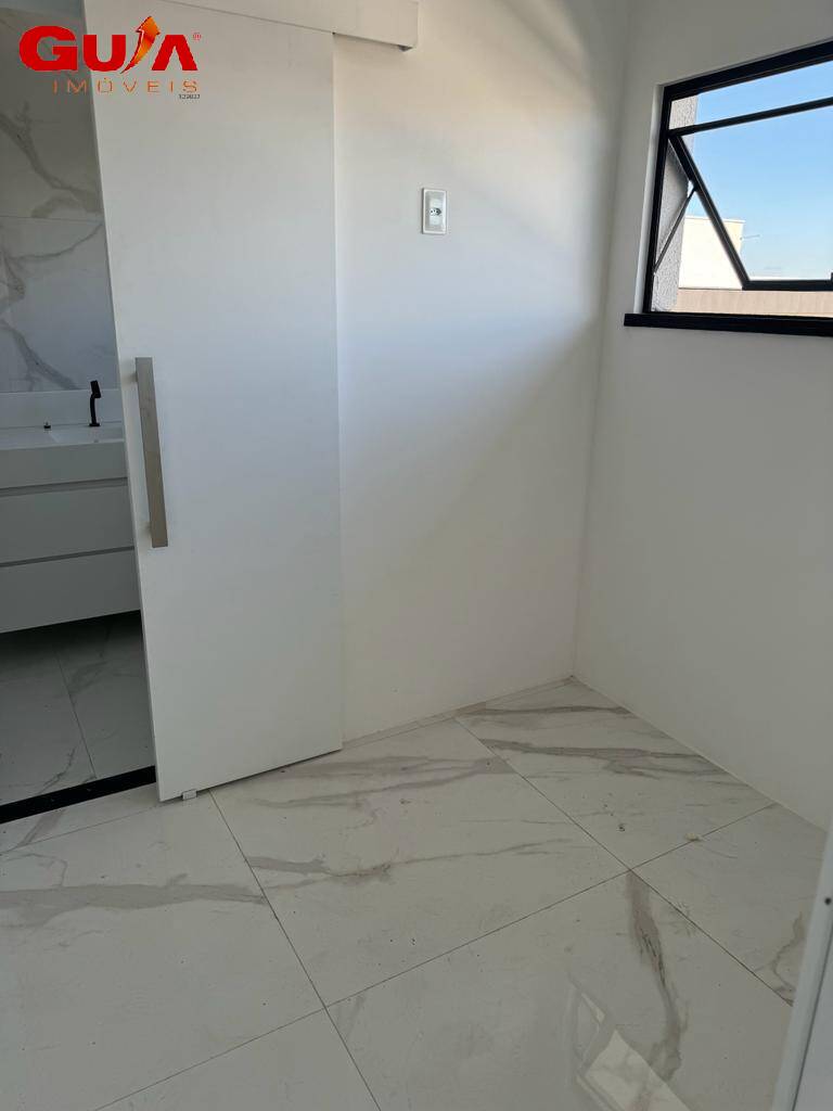 Casa de Condomínio para alugar com 4 quartos, 240m² - Foto 15