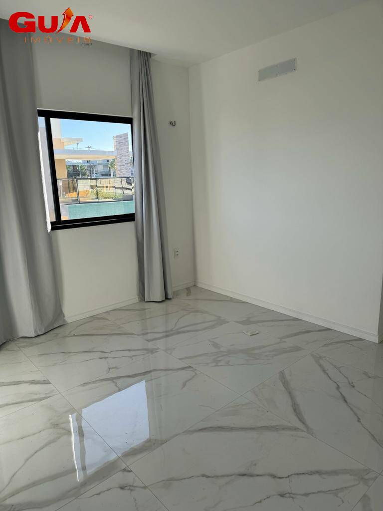 Casa de Condomínio para alugar com 4 quartos, 240m² - Foto 12