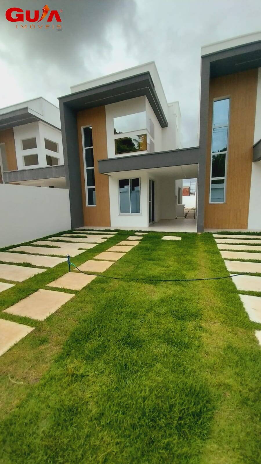 Casa à venda com 3 quartos, 128m² - Foto 1