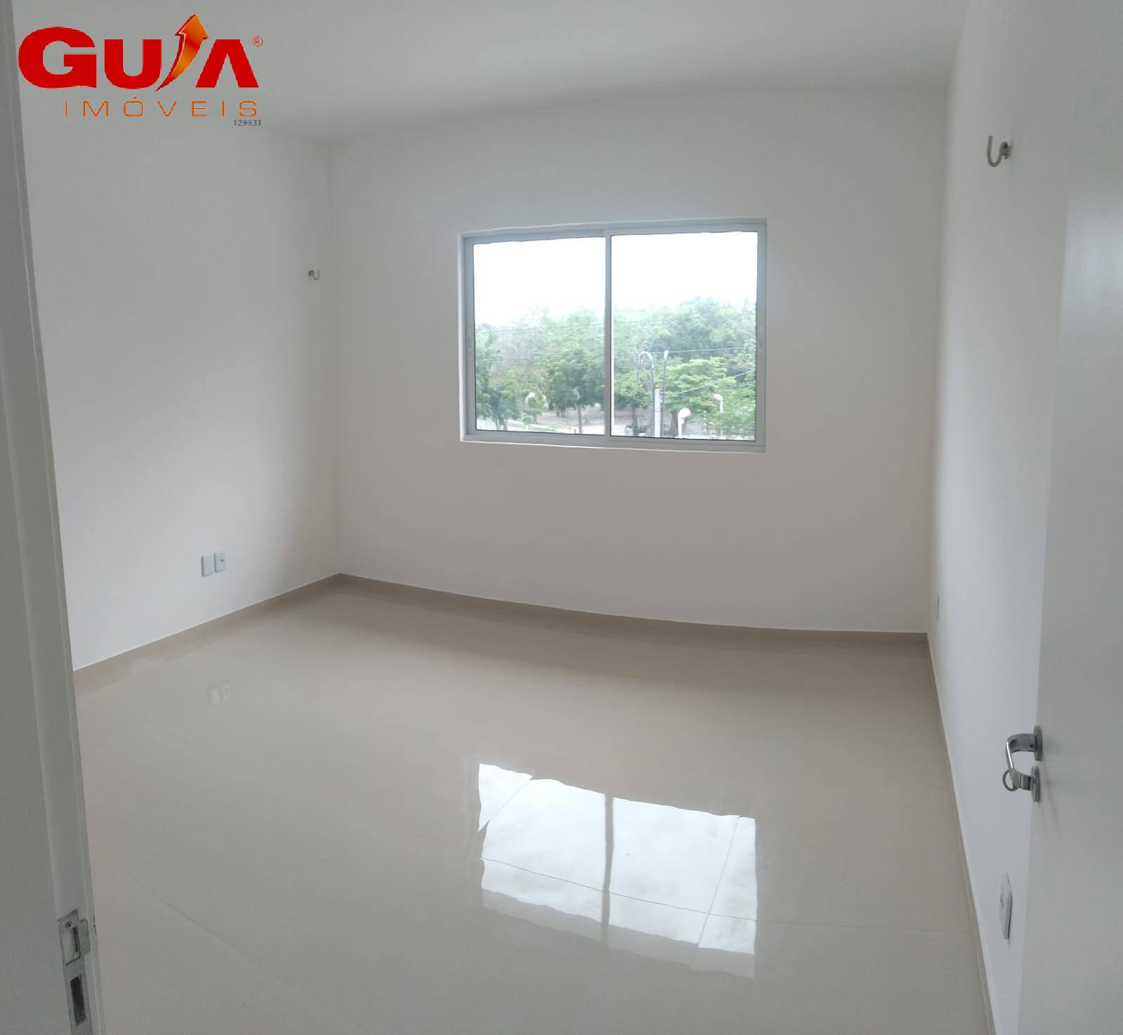 Casa à venda com 3 quartos, 100m² - Foto 6