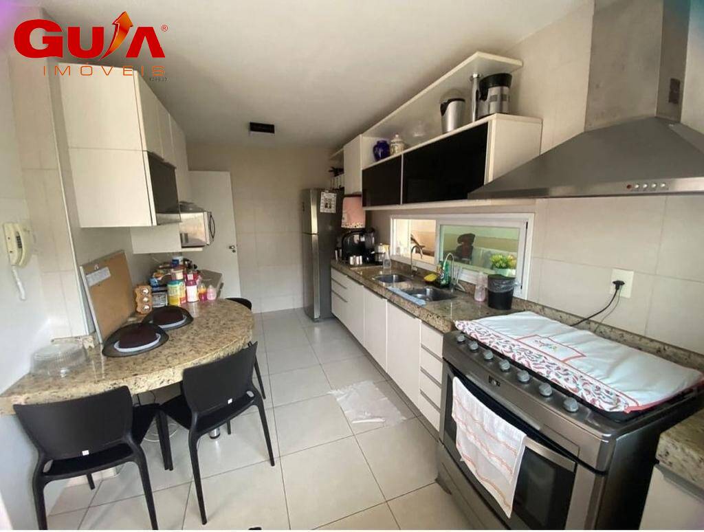 Casa de Condomínio à venda com 4 quartos, 241m² - Foto 3