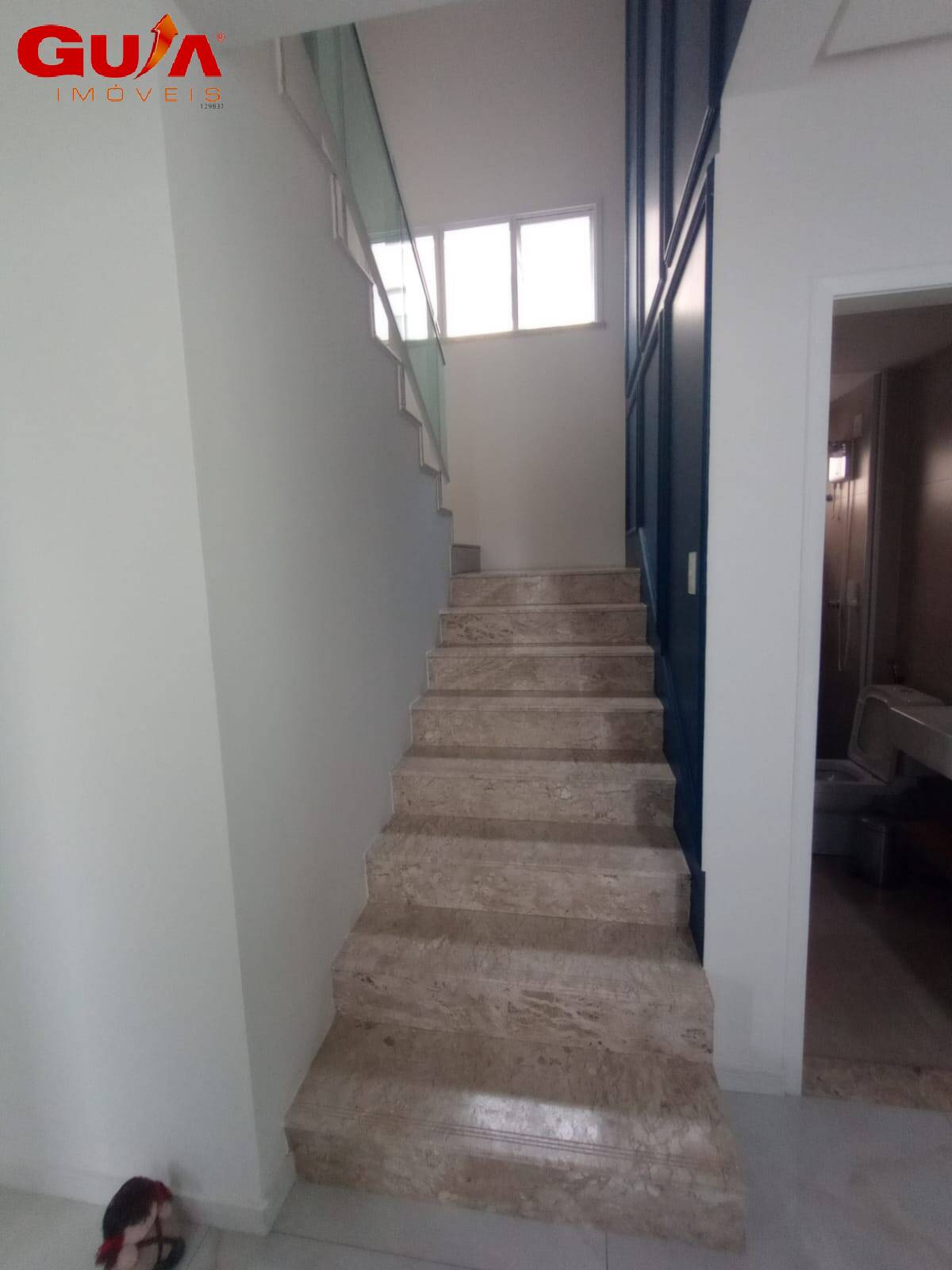 Casa de Condomínio para alugar com 5 quartos, 450m² - Foto 18