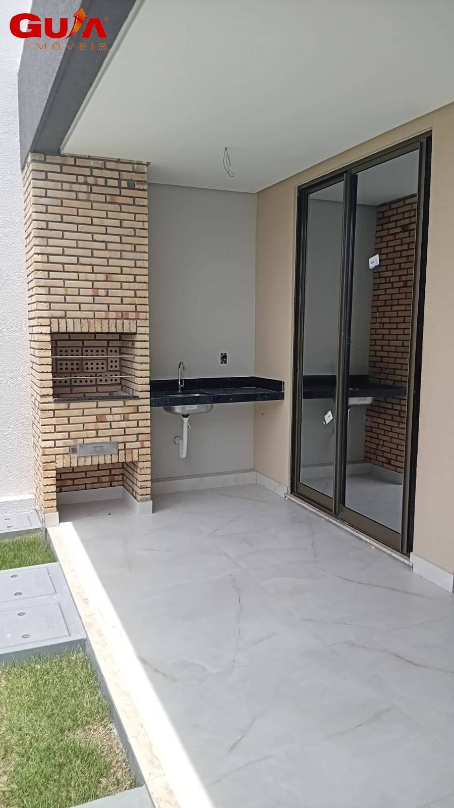 Casa à venda com 3 quartos, 130m² - Foto 2