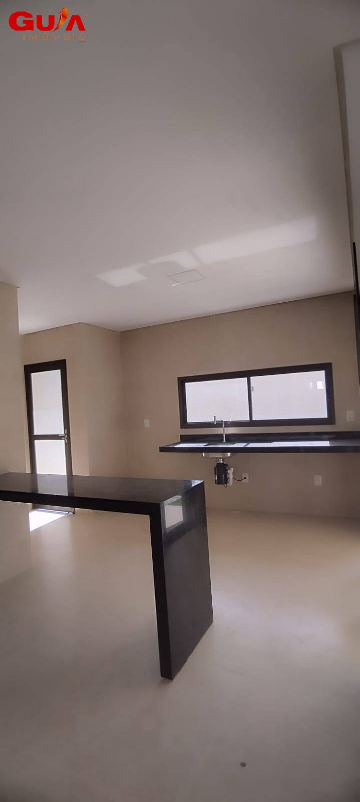 Casa à venda com 4 quartos, 169m² - Foto 3