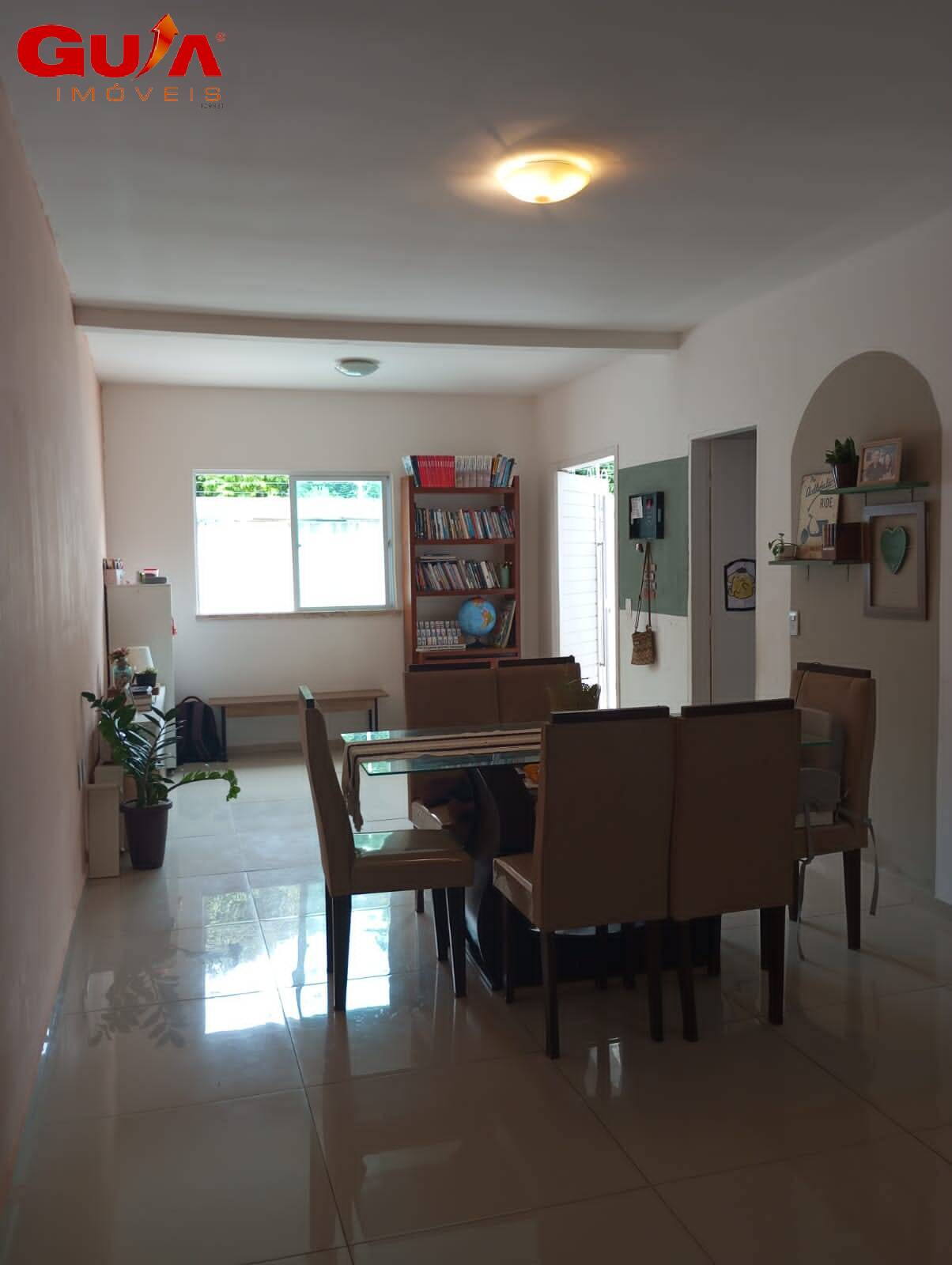 Casa à venda com 3 quartos, 65m² - Foto 1