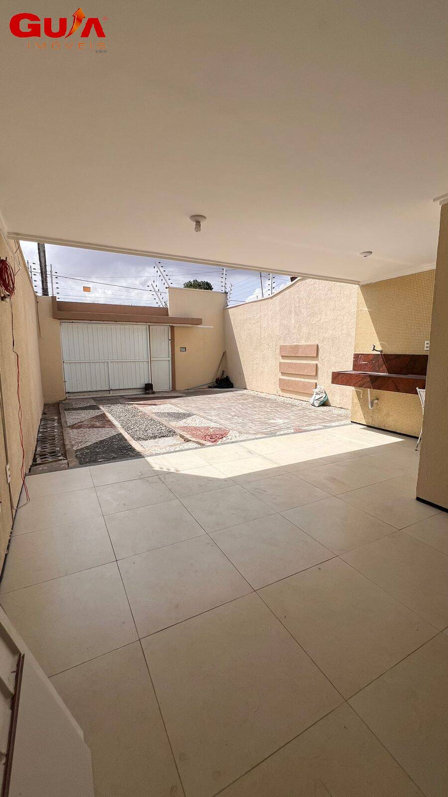 Casa à venda com 4 quartos, 228m² - Foto 2