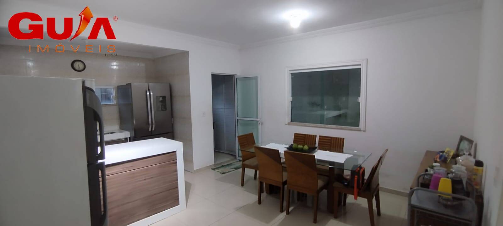 Casa à venda com 4 quartos, 200m² - Foto 3