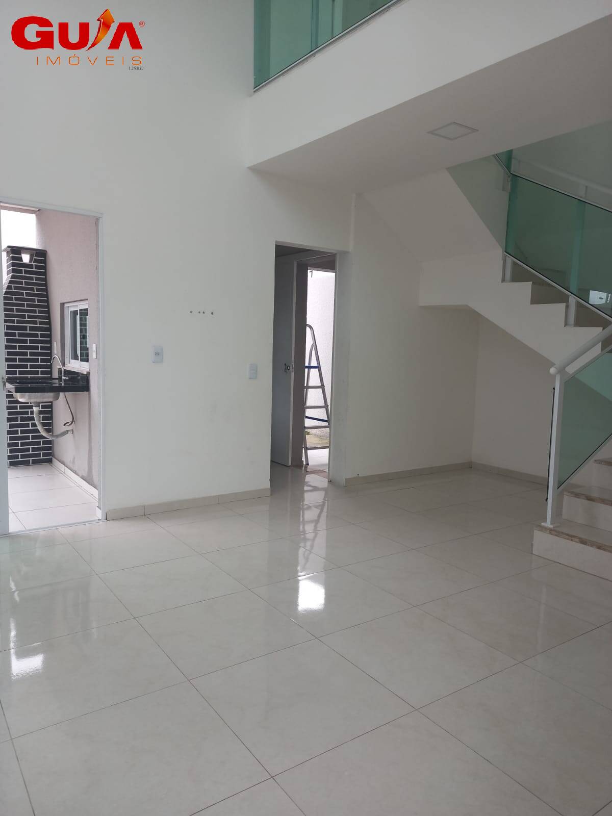 Casa para alugar com 3 quartos, 80m² - Foto 2