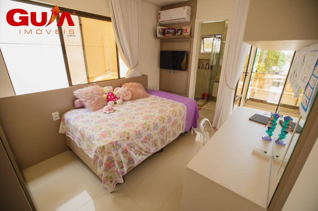 Casa de Condomínio à venda com 4 quartos, 230m² - Foto 12