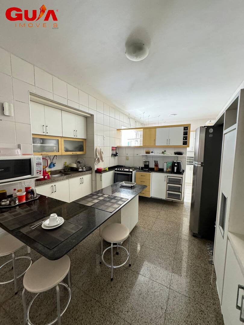 Apartamento à venda com 3 quartos, 140m² - Foto 7