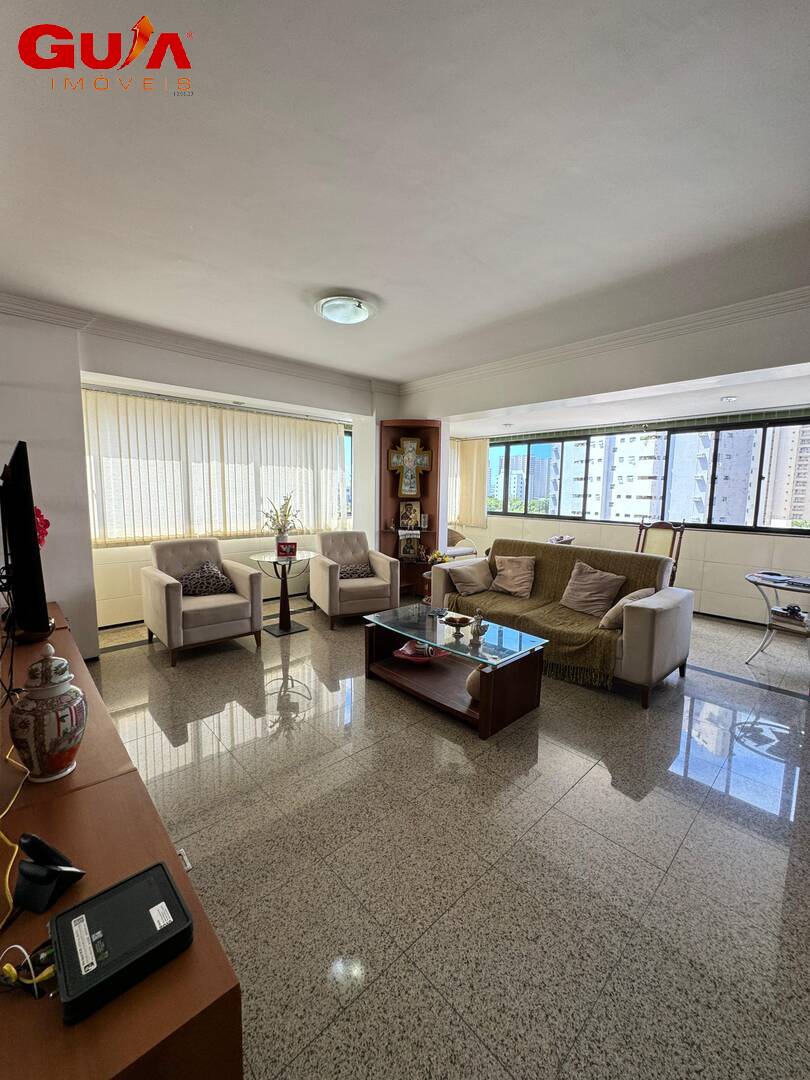 Apartamento à venda com 3 quartos, 140m² - Foto 2