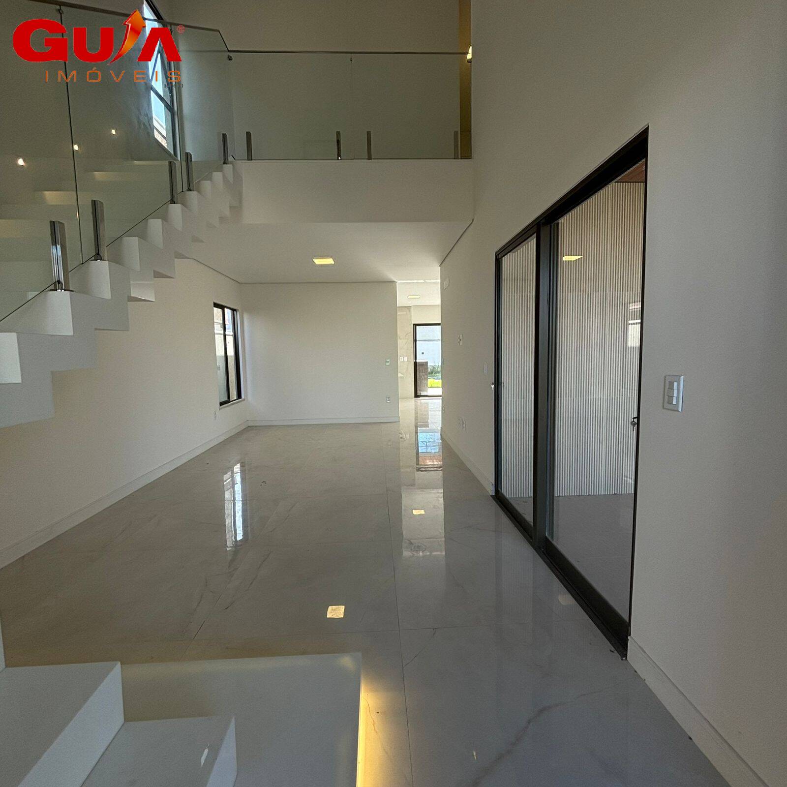 Casa de Condomínio à venda com 4 quartos, 250m² - Foto 3