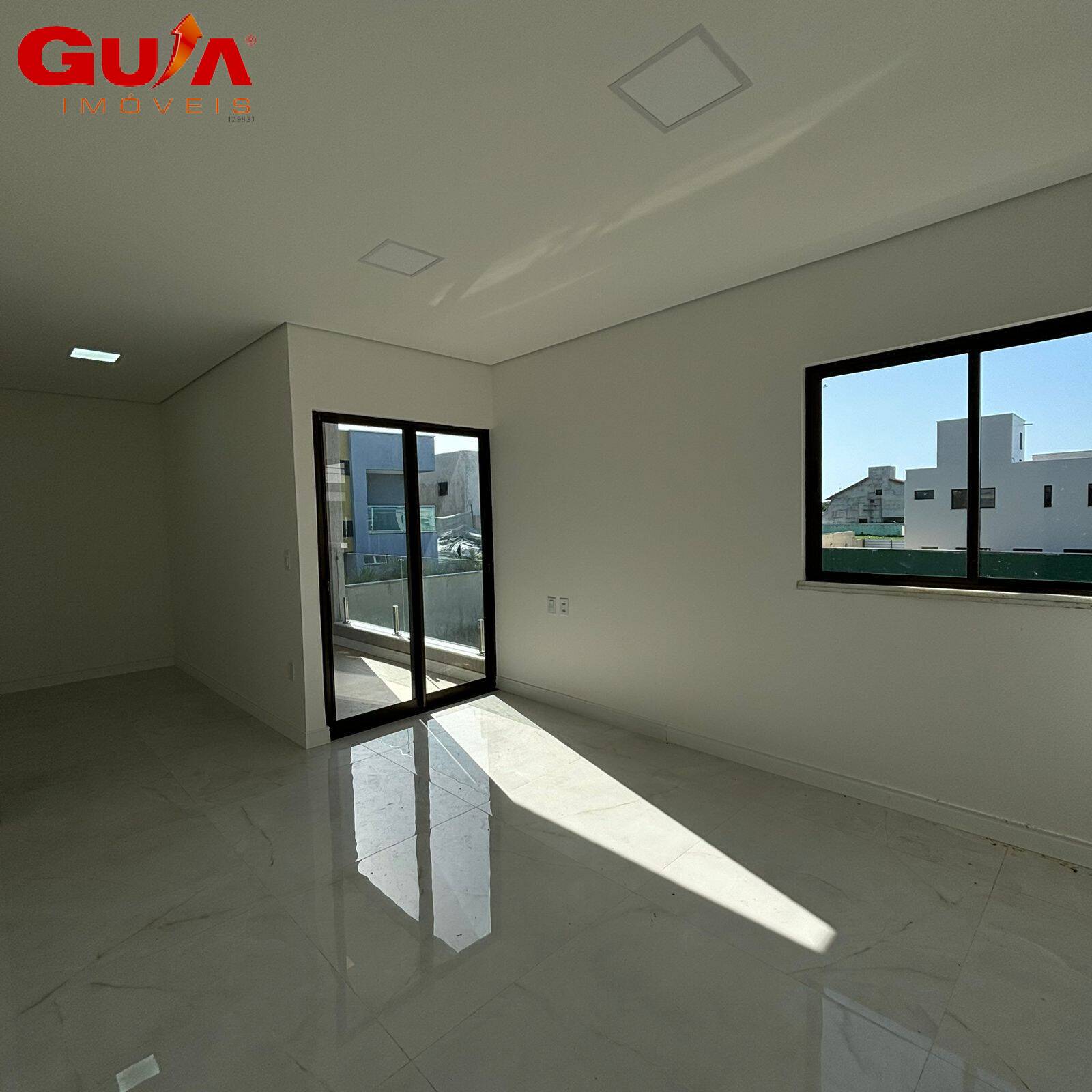 Casa de Condomínio à venda com 4 quartos, 250m² - Foto 15