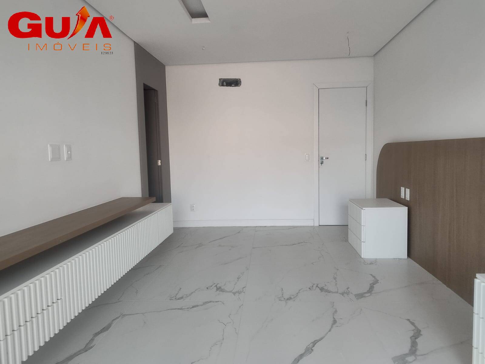 Casa à venda com 5 quartos, 260m² - Foto 7