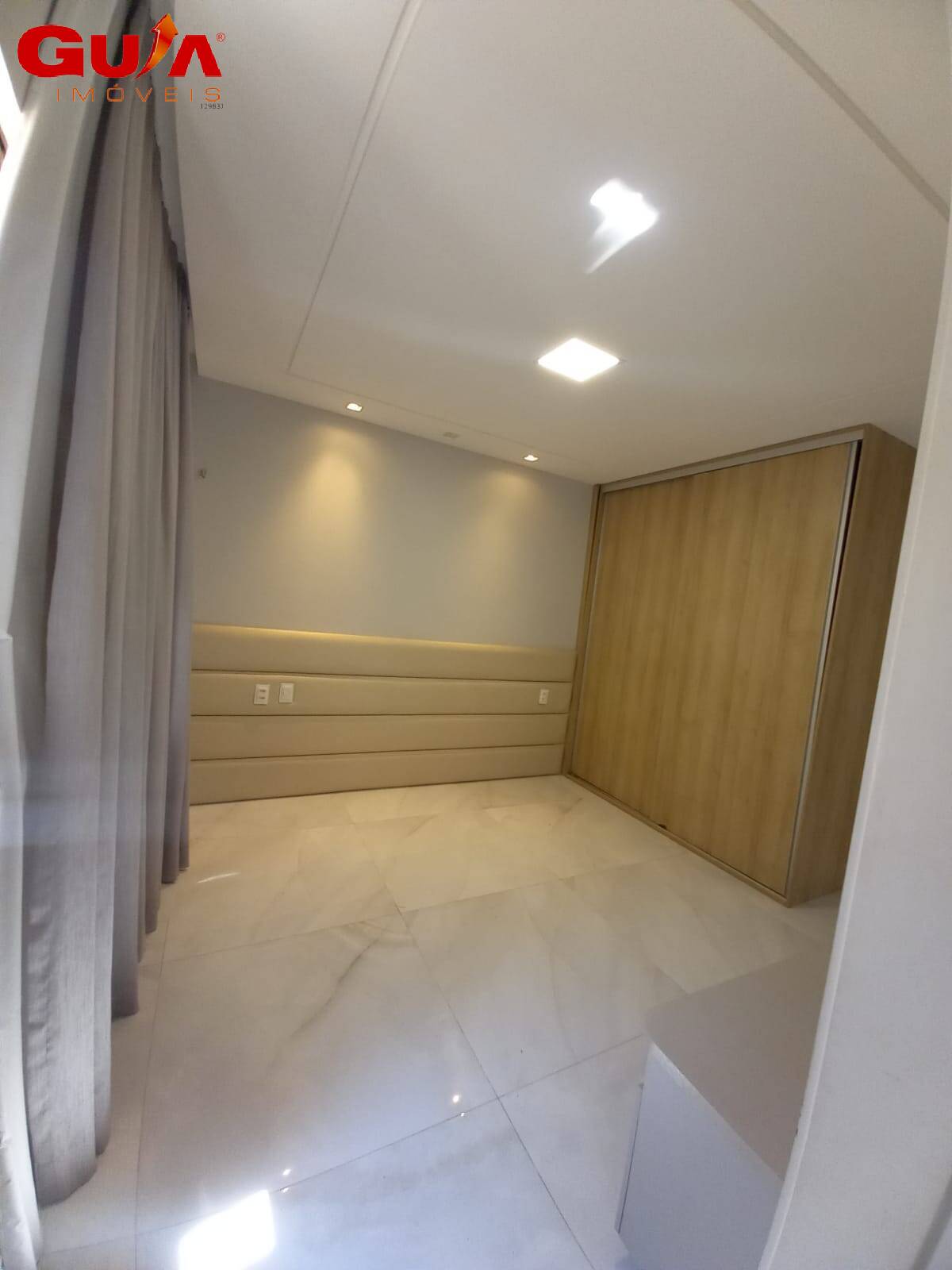 Casa de Condomínio para alugar com 5 quartos, 304m² - Foto 12