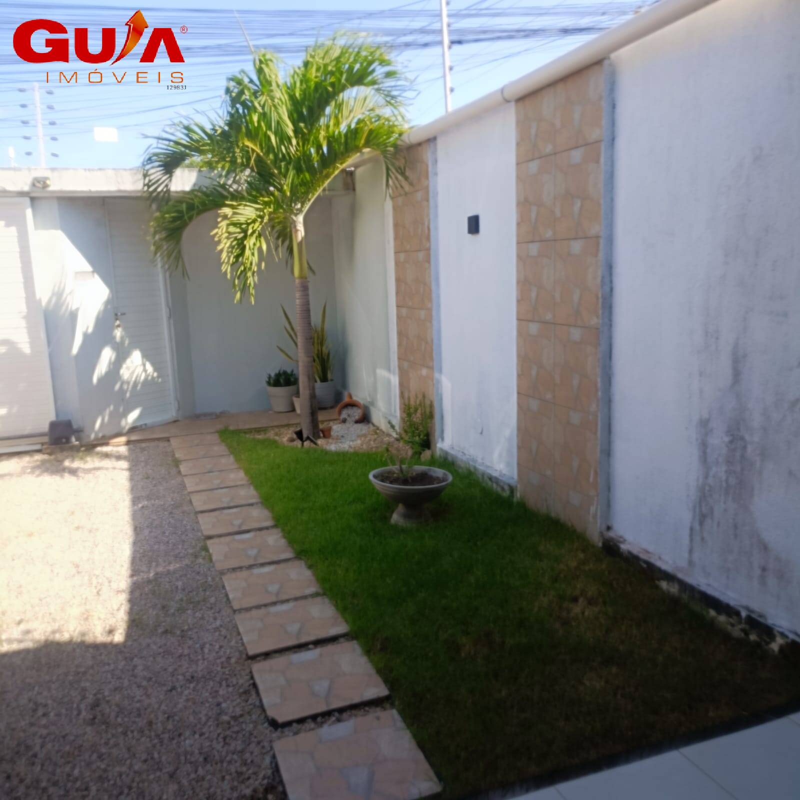 Casa à venda com 3 quartos, 240m² - Foto 2