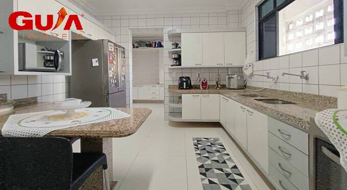 Apartamento à venda com 3 quartos, 178m² - Foto 11