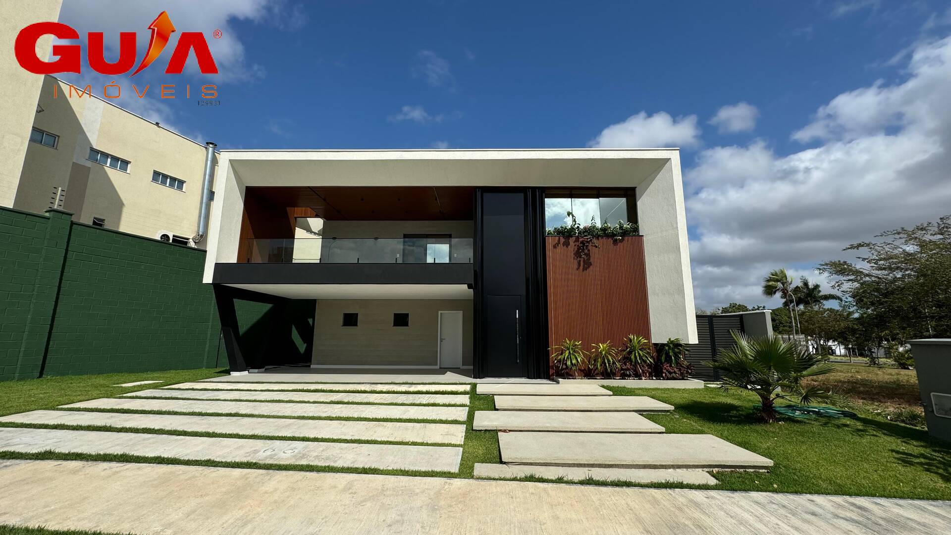 Casa de Condomínio à venda com 4 quartos, 392m² - Foto 1