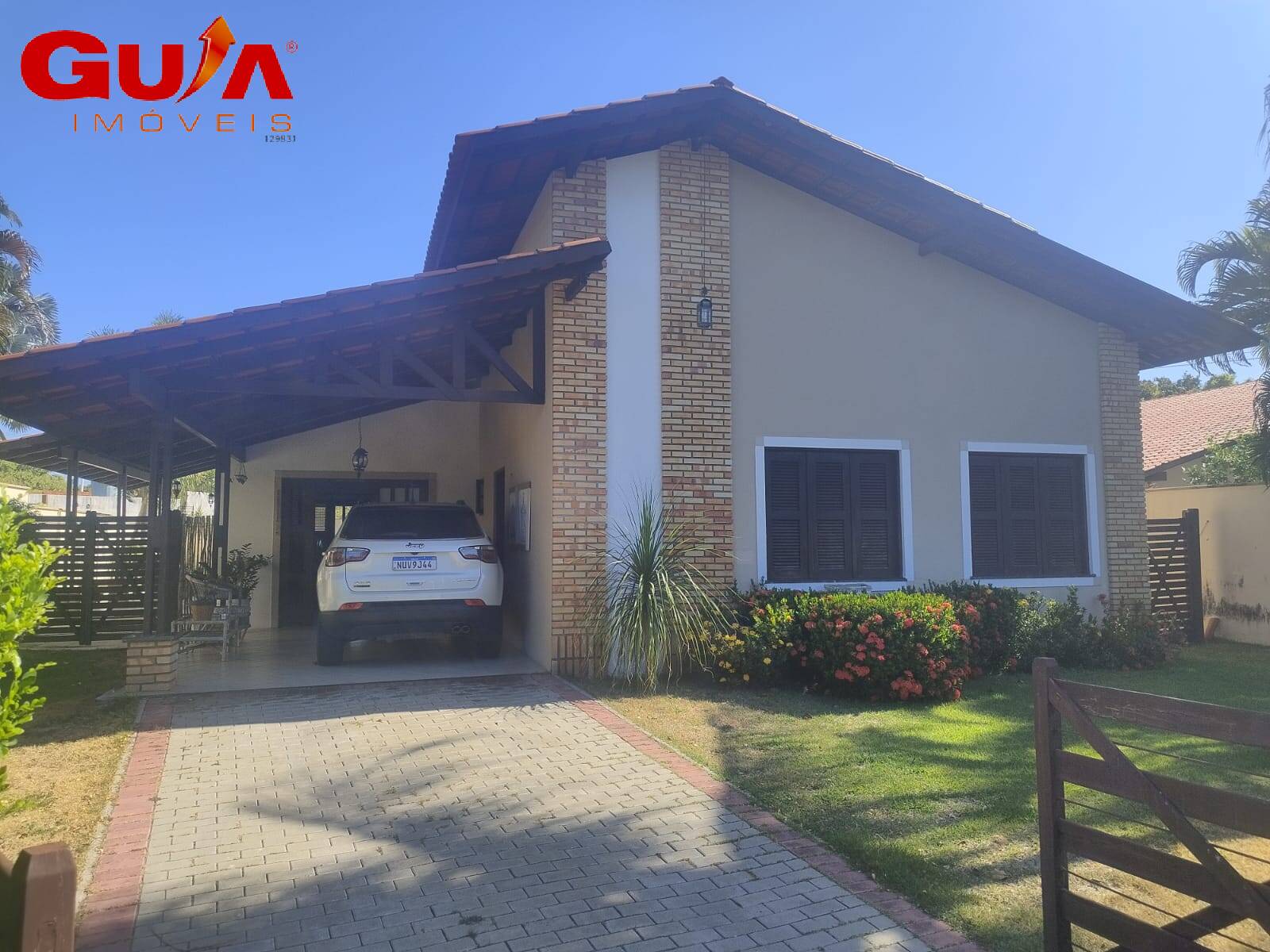 Casa à venda com 3 quartos, 180m² - Foto 1