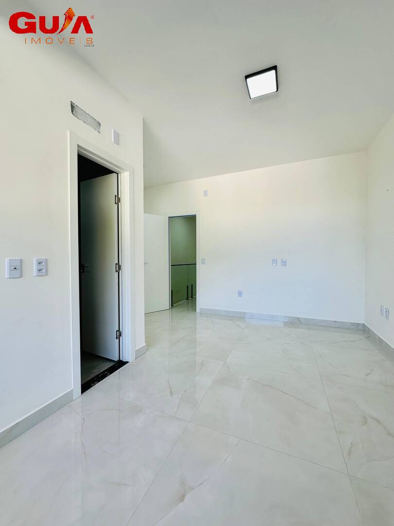 Casa à venda com 4 quartos, 134m² - Foto 9