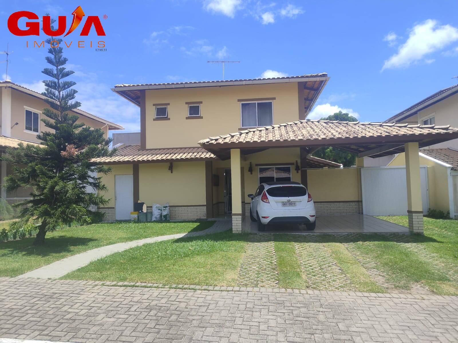 Casa de Condomínio à venda com 4 quartos, 200m² - Foto 1