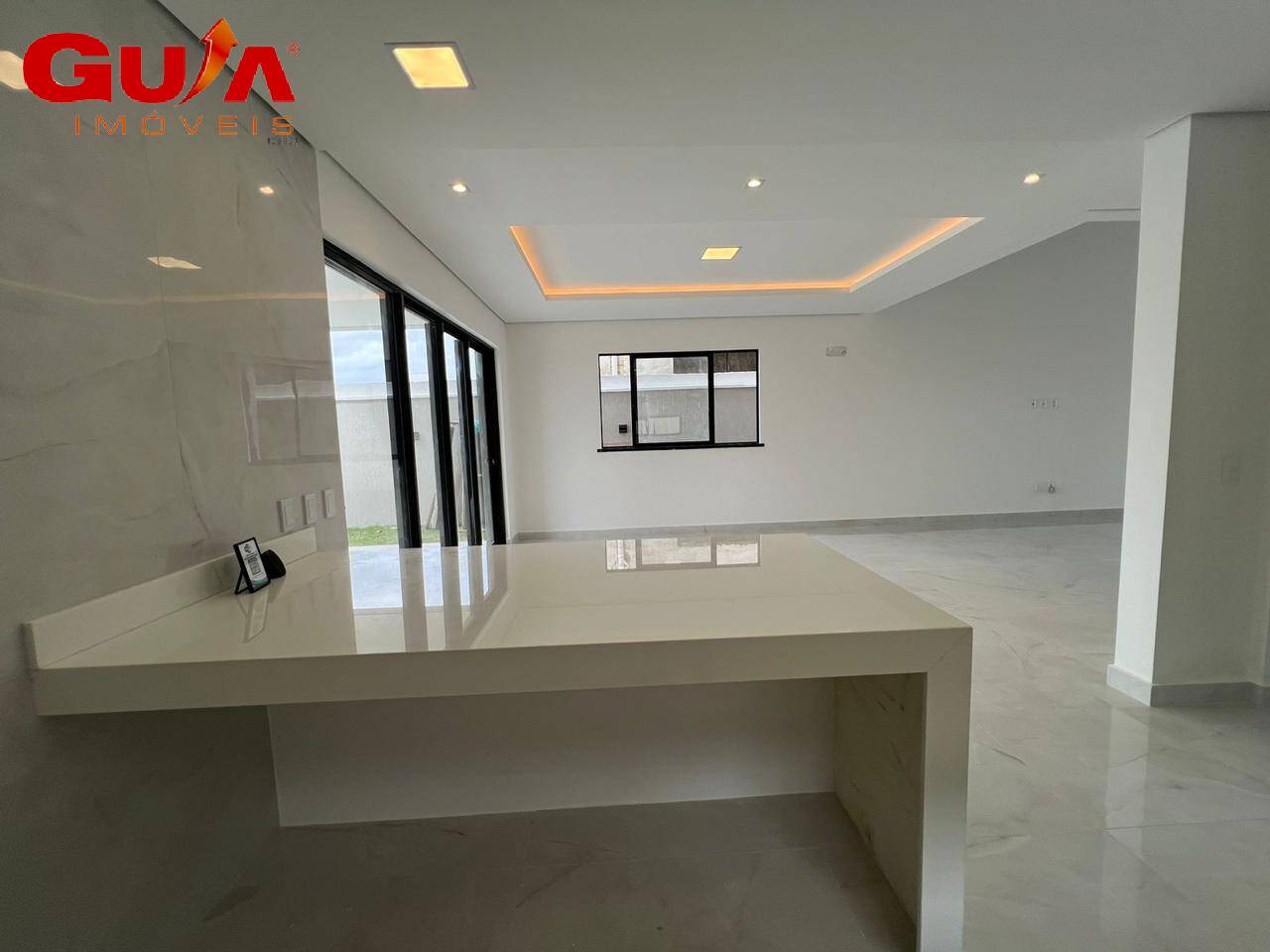 Casa de Condomínio à venda com 5 quartos, 254m² - Foto 2