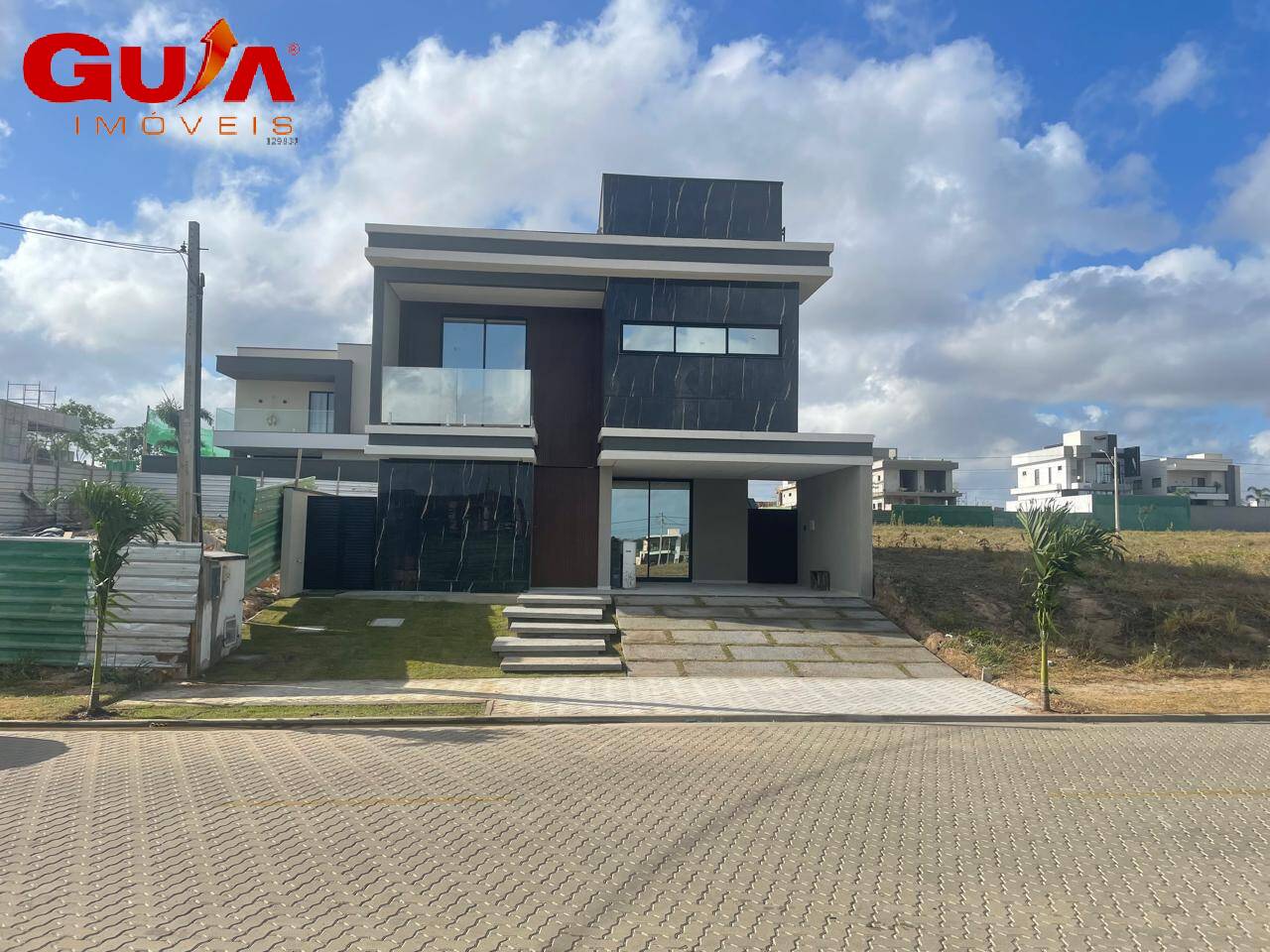 Casa de Condomínio à venda com 4 quartos, 256m² - Foto 2