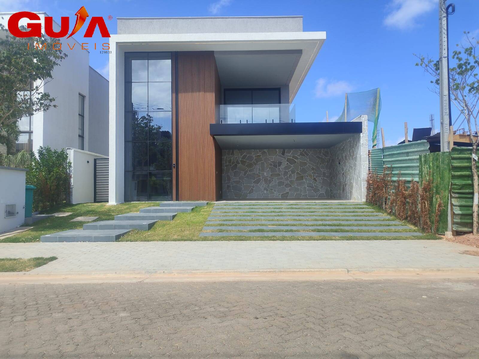 Casa de Condomínio à venda com 4 quartos, 287m² - Foto 1