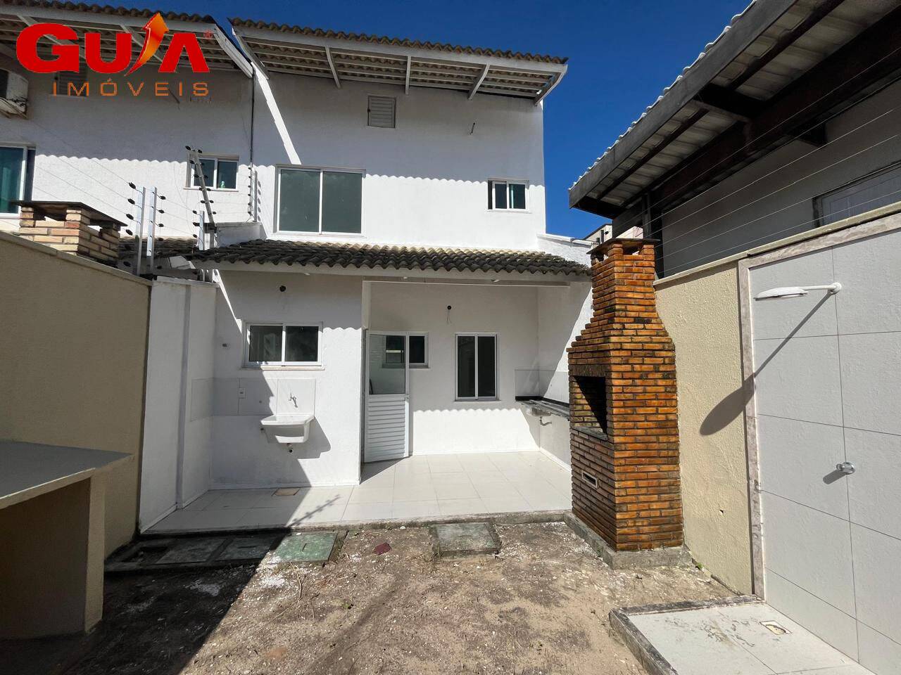 Casa para alugar com 3 quartos, 86m² - Foto 1